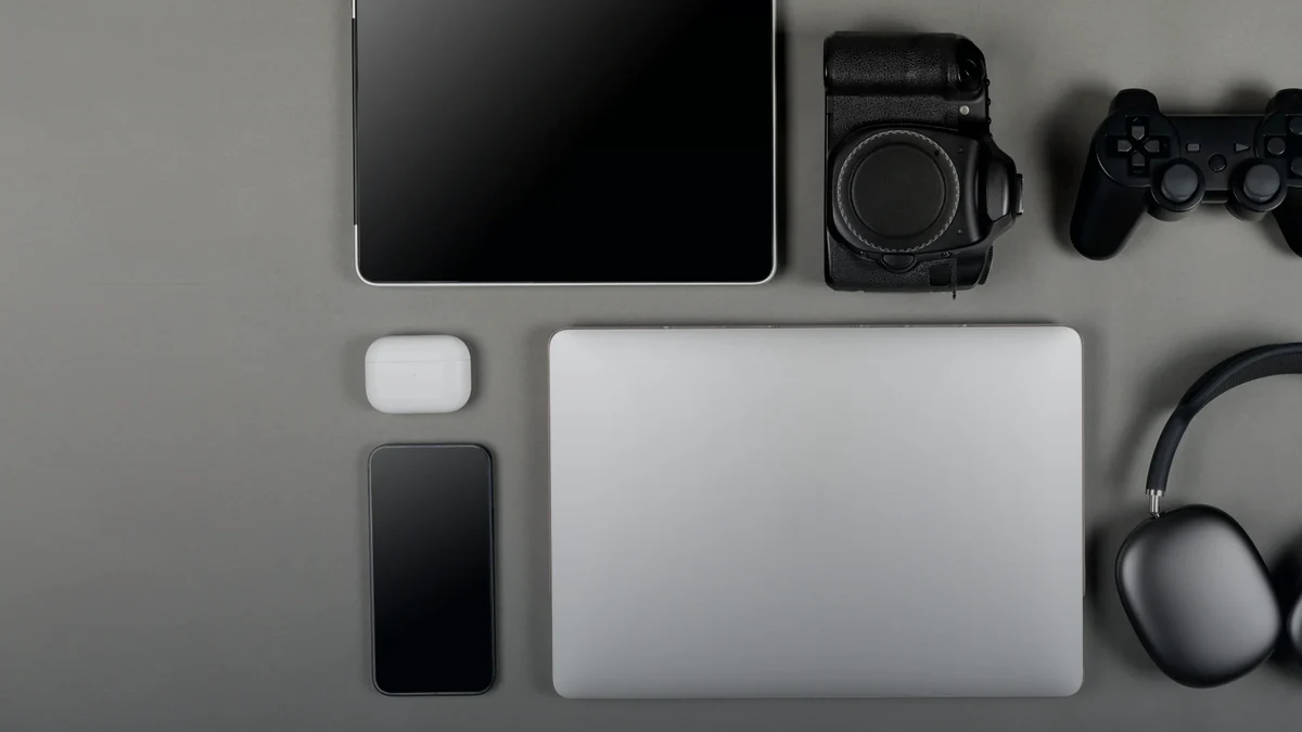 Phone, compact camera, microphone and travel creator accessories